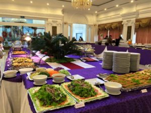 Tuyển gấp phục vụ và lễ tân tại nhà hàng Minh Hồng tp Vinh Nghệ An